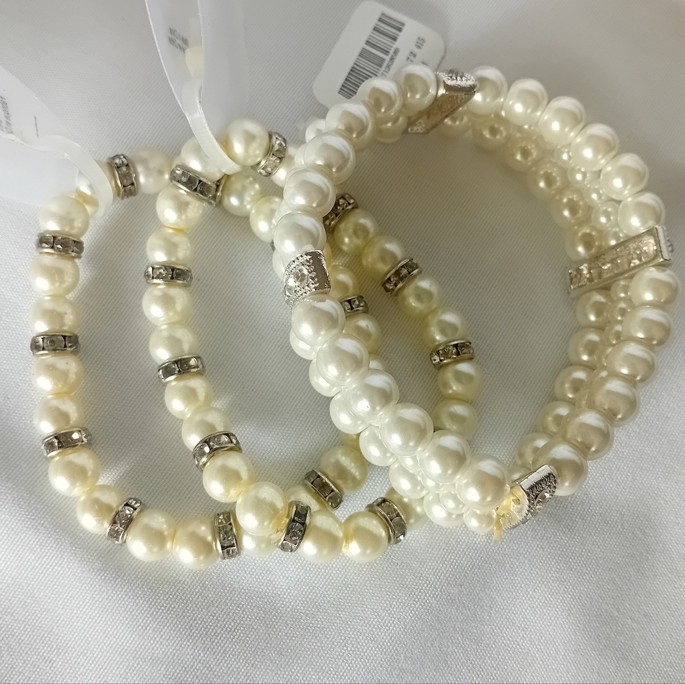 NWT Elegant Pearl Bracelet Set